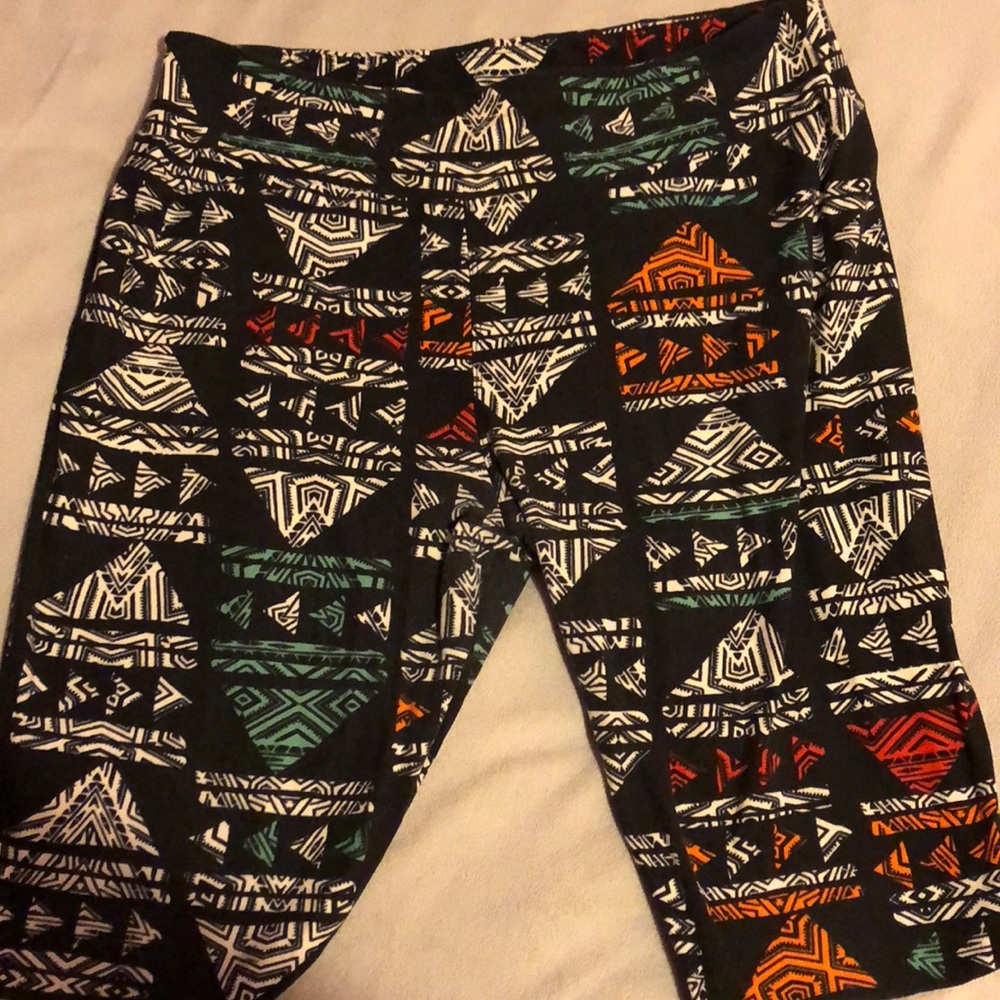 Black triangle leggings
